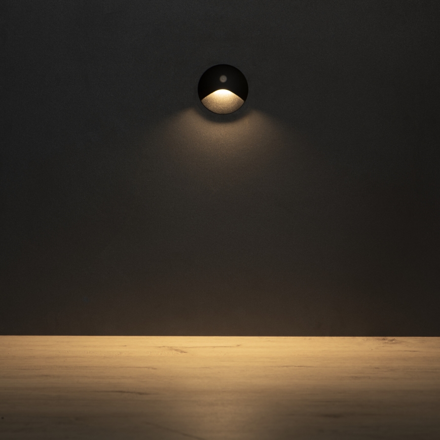 Aplique LED para escadas com sensor de movimento e crepuscular EXIN LED/2,5W/230V 3000K IP65 preto redondo