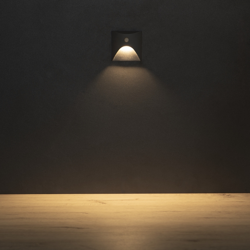 Luminária LED para escadas com sensor de movimento e de crepúsculo EXIN LED/2,5W/230V 3000K IP65 antracite quadrada