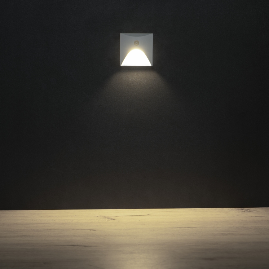 Luminária LED para escadas com sensor de movimento e crepuscular EXIN LED/2,5W/230V 4000K IP65 branca, quadrada