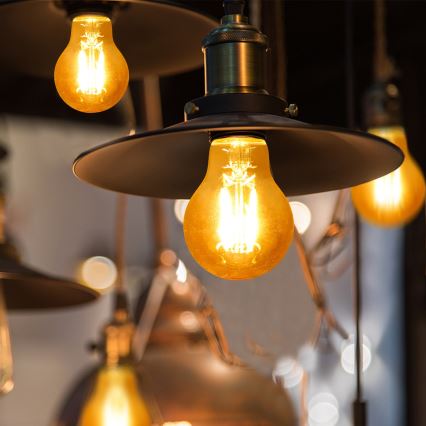 Lâmpada LED A60 E27/8W/230V 2200K - Aigostar