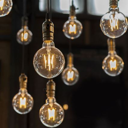Lâmpada LED com regulação FILAMENT G125 E27/8W/230V 2200K