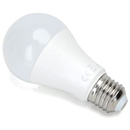 Lâmpada LED com sensor de anoitecer A60 E27/12W/230V 3000K - Aigostar