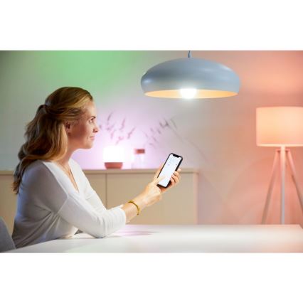 Lâmpada LED RGBW com regulação A60 E27/8,5W/230V 2200-6500K  CRI 90 Wi-Fi + controlo remoto - WiZ