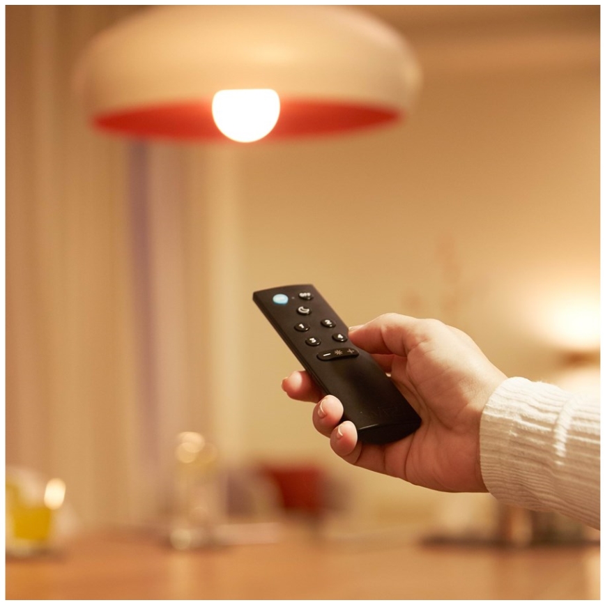 Lâmpada LED RGBW com regulação A60 E27/8,5W/230V 2200-6500K  CRI 90 Wi-Fi + controlo remoto - WiZ
