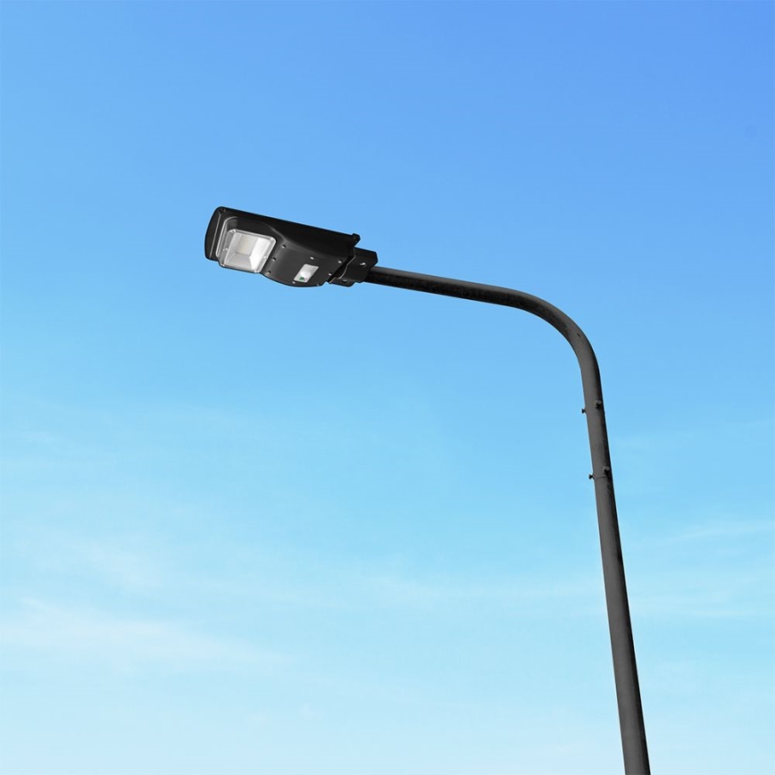 Luminária solar de rua LED regulável com sensor de movimento e crepúsculo LED/6W/3,2V 6000K IP65 5000 mAh preta + controlo remoto