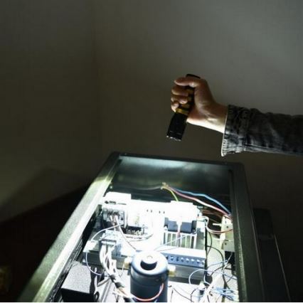 Lanterna LED LED/5W/3xAAA