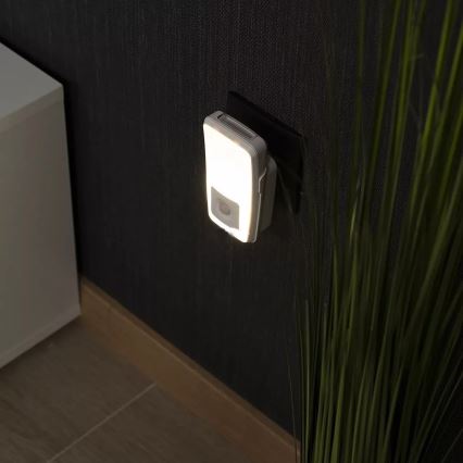 Ledvance - Iluminação de orientação de tomada com sensor LUNETTA LED/2W/230V