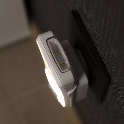 Ledvance - Iluminação de orientação de tomada com sensor LUNETTA LED/2W/230V