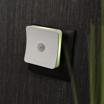 Ledvance- Iluminação de orientação de tomada RGB LED com um sensor LUNETTA LED/0,3W/230