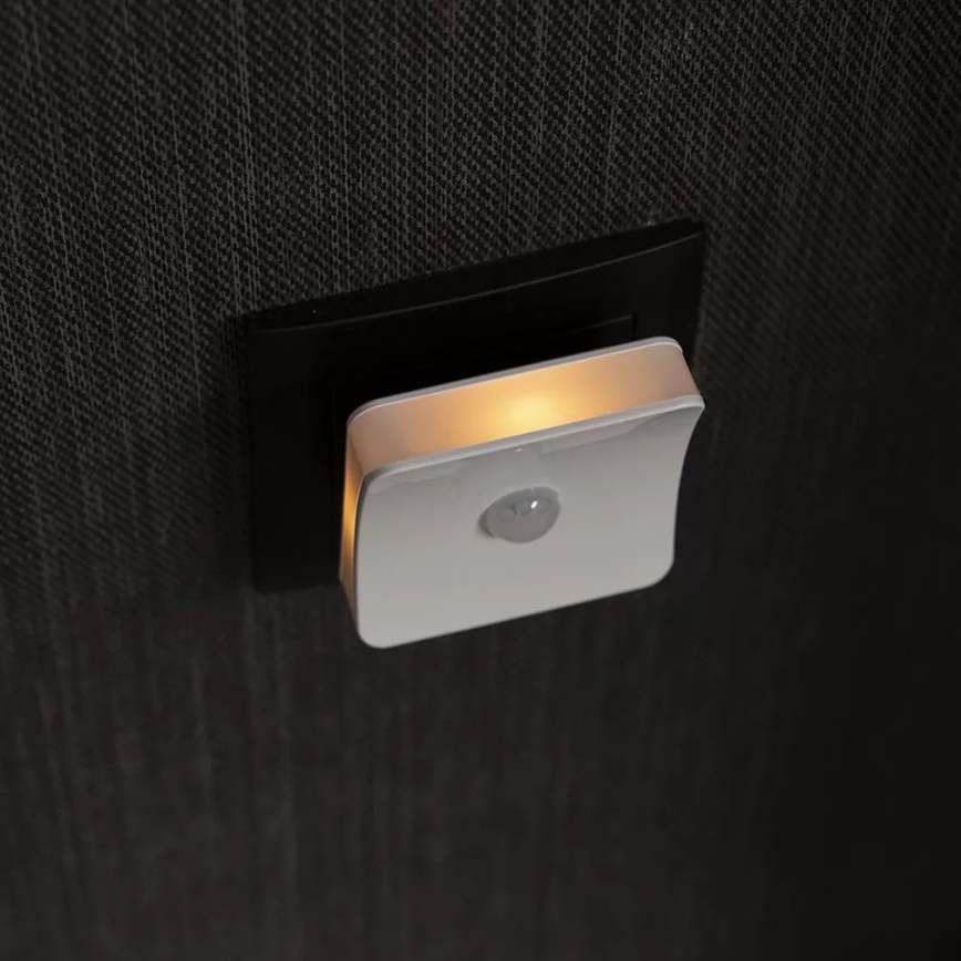 Ledvance- Iluminação de orientação de tomada RGB LED com um sensor LUNETTA LED/0,3W/230