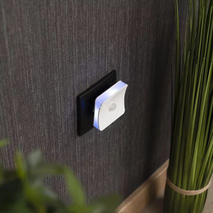 Ledvance- Iluminação de orientação de tomada RGB LED com um sensor LUNETTA LED/0,3W/230