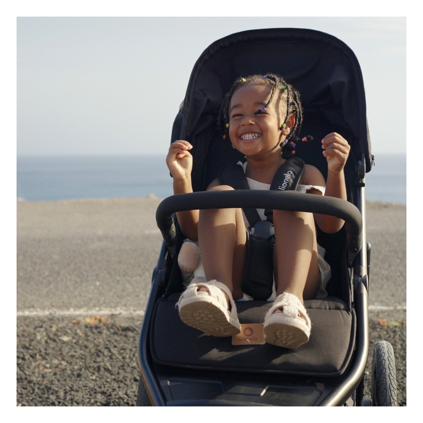 Lionelo - Carrinho de passeio AZURA preto