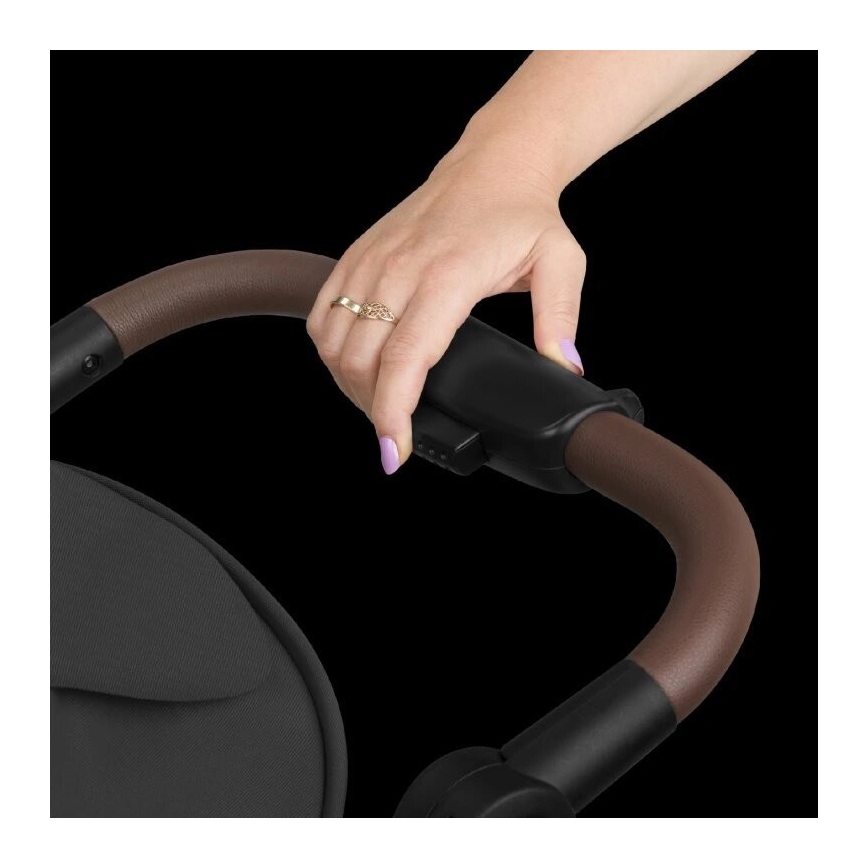 Lionelo - Carrinho de passeio EMMA ONE preto
