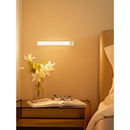 Luminária LED para armário CABINET-4 com sensor PIR LED/1,5W/230V 1100mAh 4000K