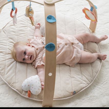 Nattou - Cobertor infantil para brincar com um arco de madeira MILA, ZOE & LANA