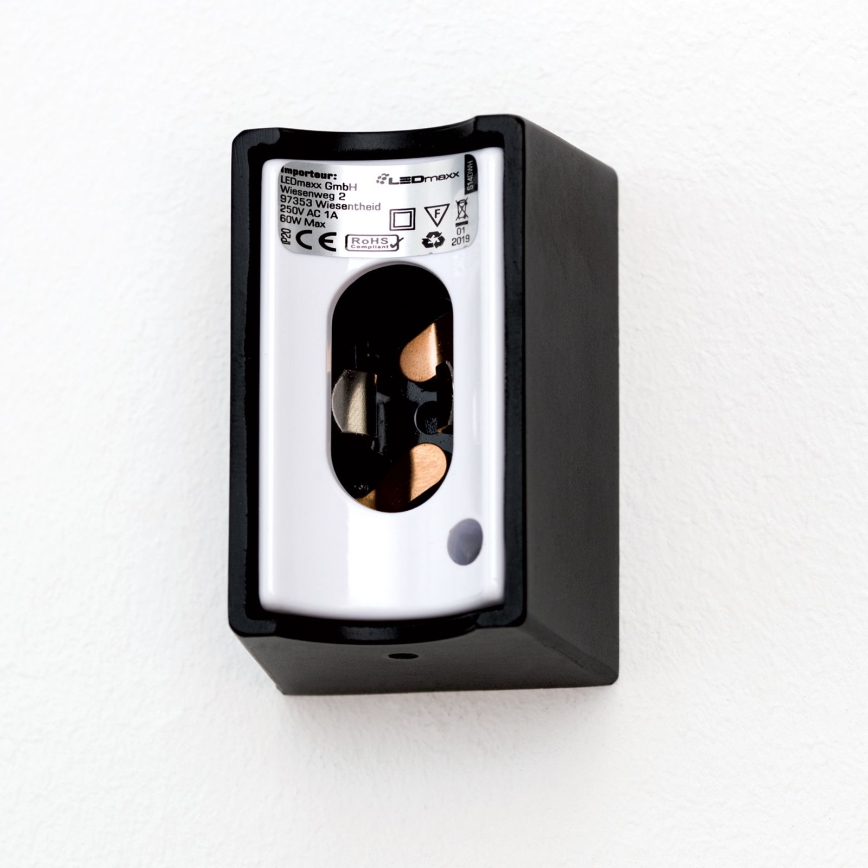 Iluminação de parede LED VISAGIST 1xS14d/8W/230V preto
