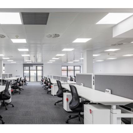 Painel embutido LED com regulação CAPRI LED/25/36/40W/230V 3000/4000/5700K UGR&lt;19 IP44 60x60 cm