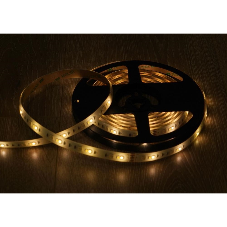 Fita LED RGBW com regulação inteligente 5m LED/230V Wi-Fi Tuya + comando