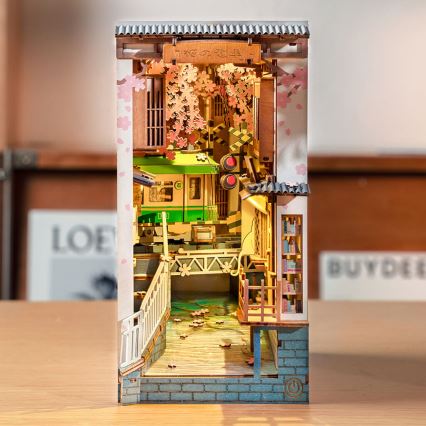 RoboTime - Casa LED para livros Sakura Alley 2xAAA