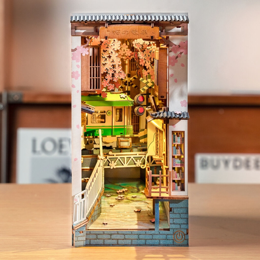 RoboTime - Casa LED para livros Sakura Alley 2xAAA