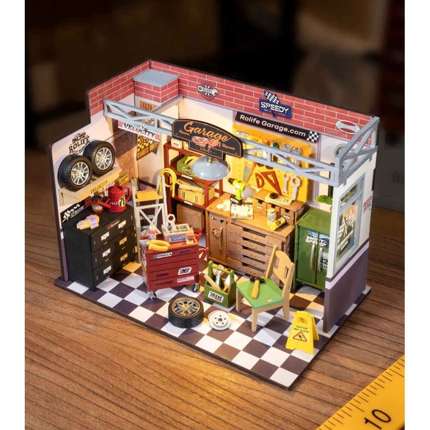 RoboTime - Casa miniatura Garagem 2xAAA
