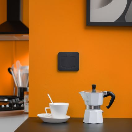 Tomada de chão de embutir para exterior IP55 preta retangular