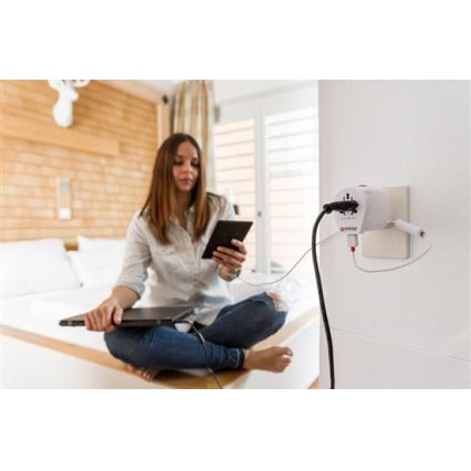 Adaptador universal de viagem para o mundo inteiro 230V + porta USB
