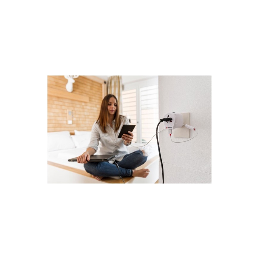 Adaptador universal de viagem para o mundo inteiro 230V + porta USB