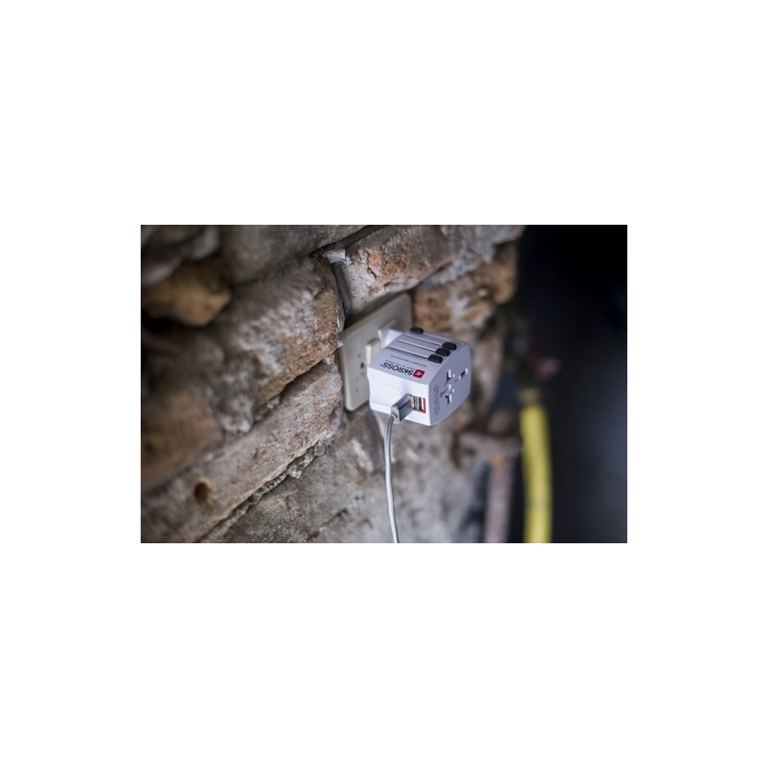 Adaptador de viagem internacional 230V + 2x porta USB