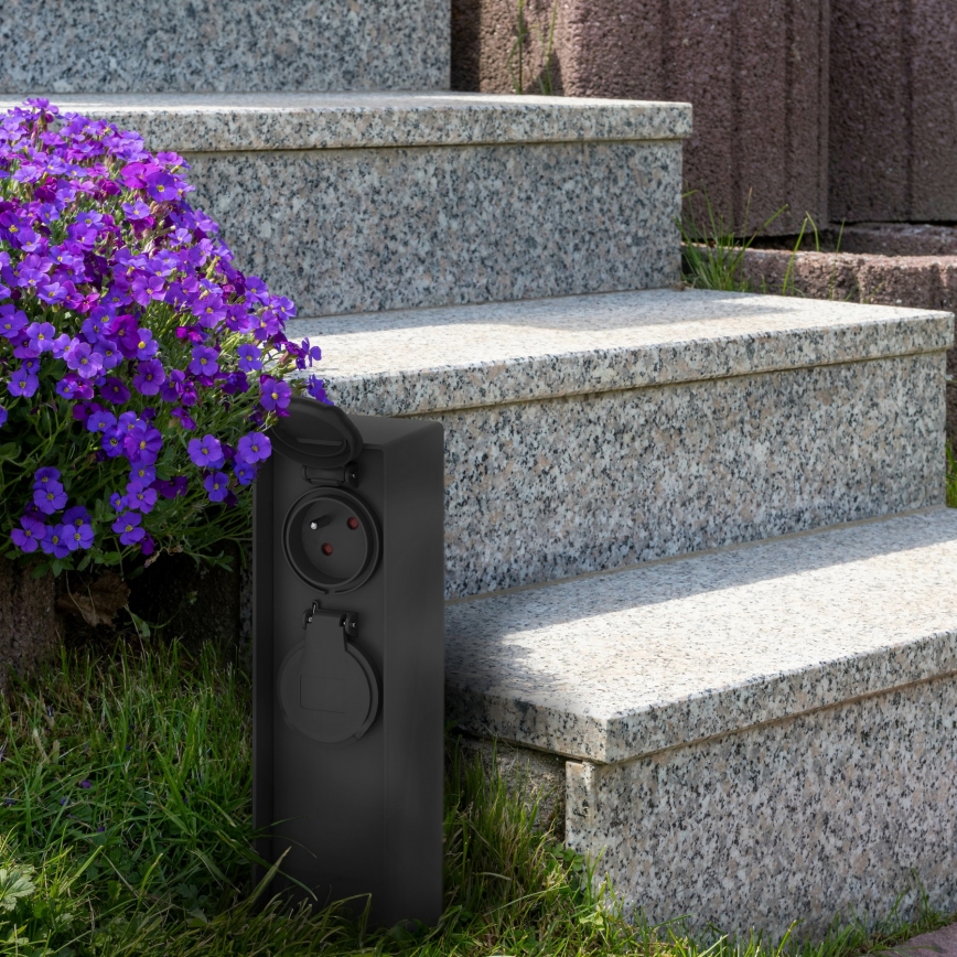 Coluna exterior com tomada 2Z 230V IP44