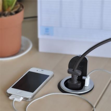Tomada USB embutida com tampa 230V