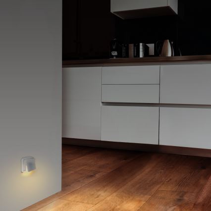 Iluminação noturna LED com sensor de crepúsculo para uma tomada LED/0,5W/230V 3000K