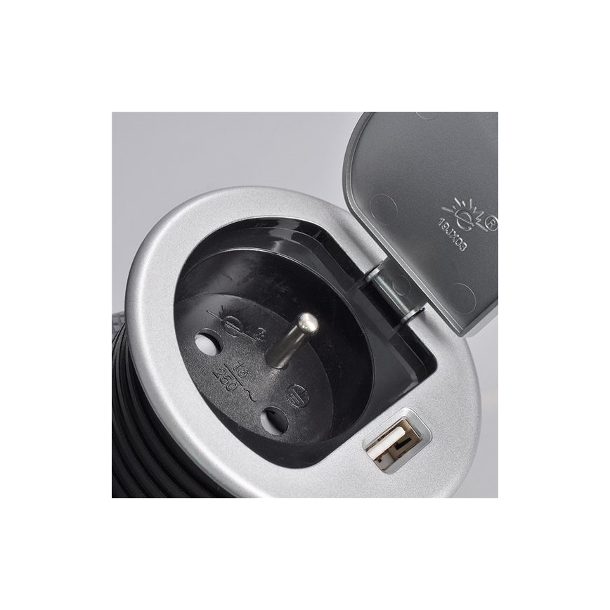 Tomada USB integrada com tampa 230V