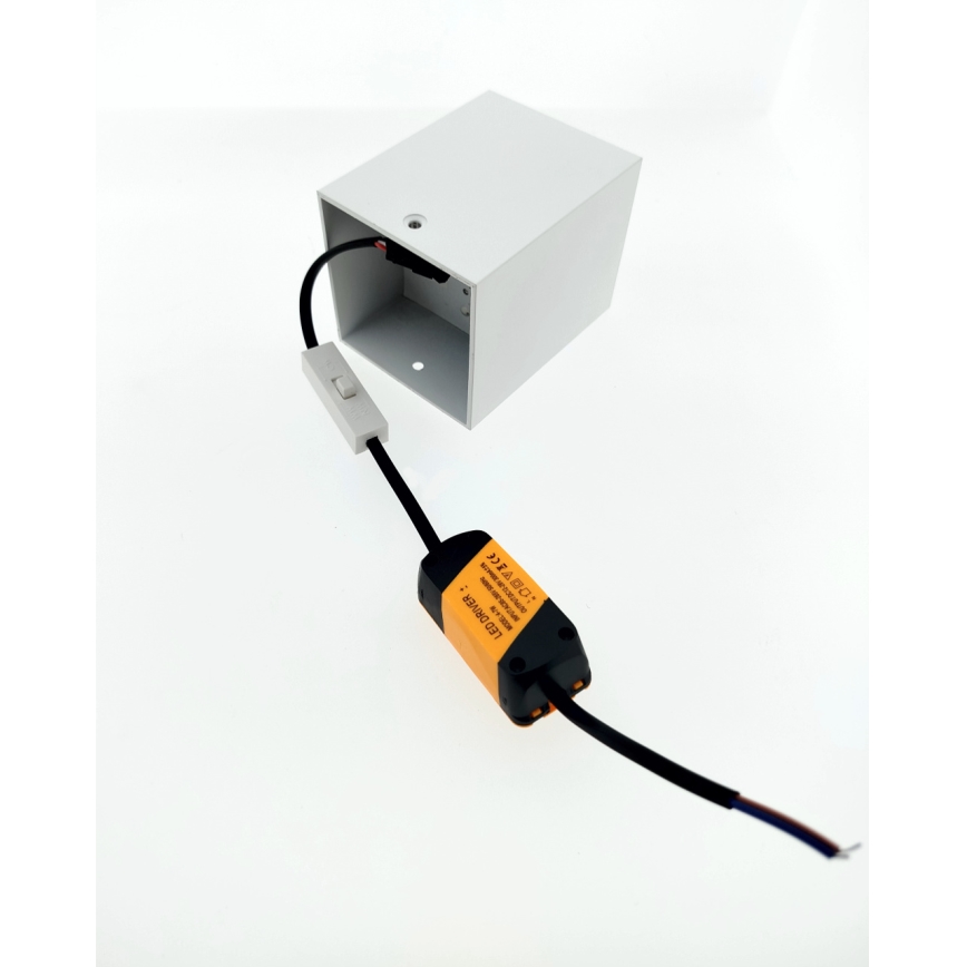 Spot LED embutido 5W/230V 3000/4000/6400K 7,5x7,5 cm branco