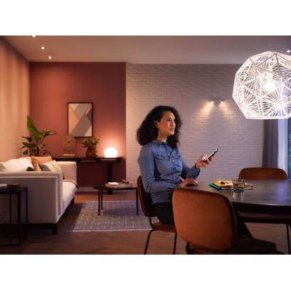 Starter kit Philips Hue White Ambiance 3xE27/11W 2200-6500K + um dispositivo para conectar e comando