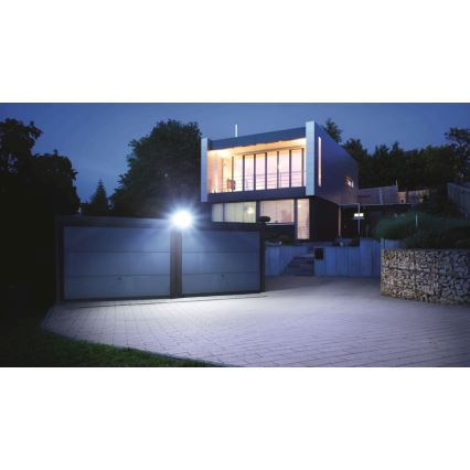 Steinel 068097 - Holofote LED XLED PRO 240 LED/19,3W/230V IP44 3000K preto