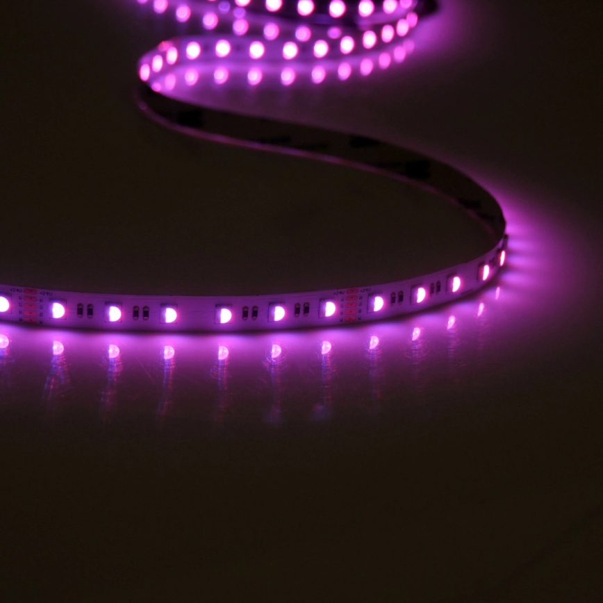 Tira LED RGBW com regulação 3m LED/22W/24/230V + controlo remoto