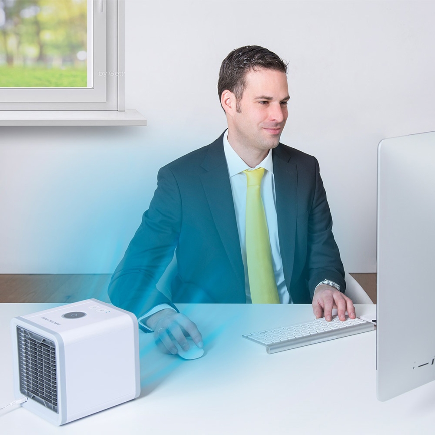 Ventilador portátil com refrigeração